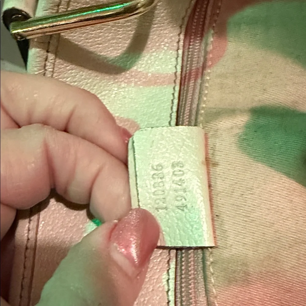 Authentic Gucci Pink GG Canvas Eclipse Tote Bag (Interior of bag is callout) - Picture 5 of 5